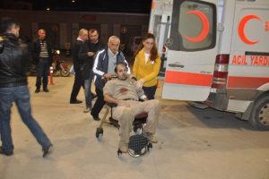 Bursa'da yer s&uuml;p&uuml;rme kavgası: 3 yaralı