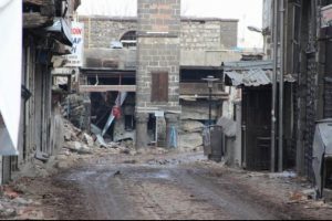 Sur'da a&ccedil;ılan 'koridor'dan yine &ccedil;ıkan olmadı