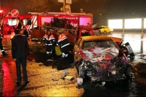 İstanbul Sarıyer'de trafik kazası: 1 &ouml;l&uuml;, 2 yaralı