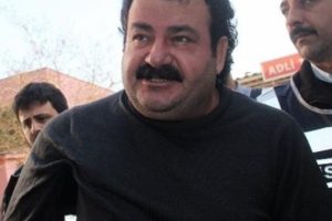 Kavgada yanlışlıkla gelinini &ouml;ld&uuml;rd&uuml;