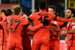 Galatasaray &uuml;&ccedil;&uuml;nc&uuml;l&uuml;ğ&uuml; geri almak istiyor!