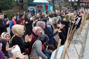 &nbsp;Bursa'da y&uuml;zlerce kişi, 28 Şubat'ı protesto etti