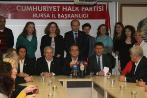 Tezcan, CHP Bursa İl Başkanlığı'nda a&ccedil;ıklamalarda bulundu