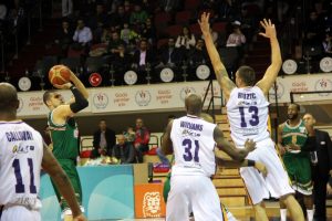 Royal Halı Gaziantep, konuk ettiği Banvit'i 83-81 mağlup etti