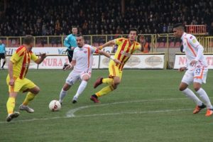 Lidere son dakika darbesi!