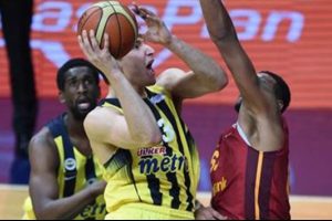 Nefes kesen derbi F.Bah&ccedil;e'nin...