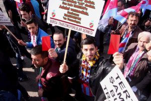 Bursa'da taraftarlardan 'horonlu' tepki!
