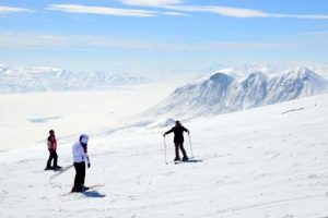 Nemrut kayak severlerin uğrak mekanı oldu