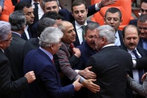 Erdoğan'ın "AYM kararına saygı duymuyorum" s&ouml;zleri Meclis'i karıştırdı