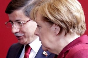 Davutoğlu ile Merkel Suriye'yi g&ouml;r&uuml;şt&uuml;