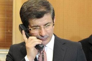 Davutoğlu, Kosova Cumhurbaşkanlığına se&ccedil;ilen Tha&ccedil;i'yi arayarak tebrik etti