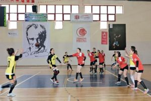 Mudanya Belediyesi Din&ccedil; Spor finaller &ouml;ncesi moral buldu