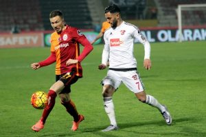 Galatasaray &uuml;st &uuml;ste 8 deplasman ma&ccedil;ından galibiyet alamadı