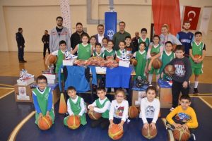 G&uuml;c&uuml;m Spor alt yapı ve gen&ccedil; takımı malzemelerini aldı