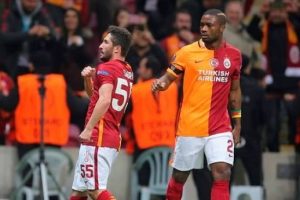 Galatasaray'da Chedjou&nbsp;ve Carole sakatlandı