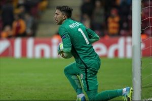 Galatasaray'ın d&uuml;ş&uuml;ş&uuml;yle birlikte Muslera'da formundan kaybediyor