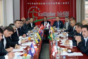 Kul&uuml;pler Birliği'nin tek derdi para
