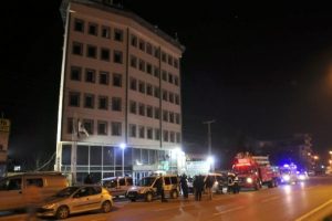 Bu kez de 7 katlı otelin terasında intihar girişiminde bulundu