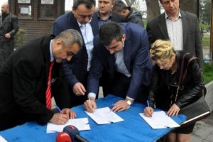 Zonguldak'ta kiralık iş&ccedil;iliğe karşı imza kampanyası