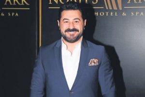 Serkan Kaya'nın sırrı y&uuml;z&uuml;ğ&uuml;nde saklı....
