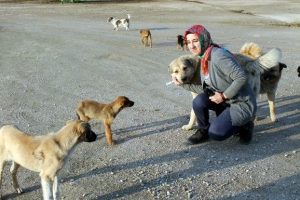 Bursa'da hayatını hayvanlara adadı