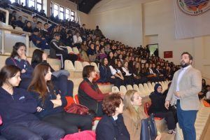 Bursa'da &uuml;niversite adaylarına kişisel gelişim semineri