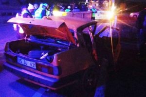 Merzifon'da otob&uuml;s ile otomobil &ccedil;arpıştı: 1 &ouml;l&uuml;, 2 yaralı