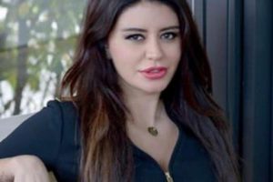 Ebru Polat'tan kendi kıyafetine &ouml;vg&uuml;ler yağdırdı...
