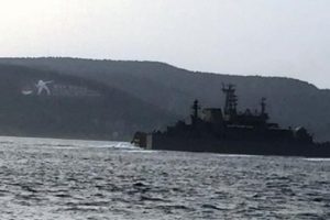 Rus savaş gemisi boğazdan ge&ccedil;ti