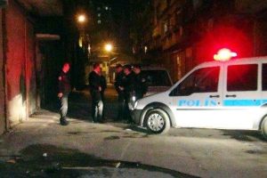 'Dur' ihtarına uymayan ara&ccedil; ile polis arasında kovalamaca