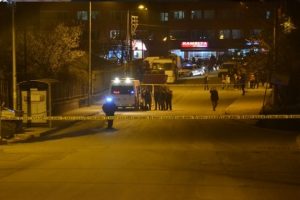 &Uuml;niversite yakınında ş&uuml;pheli valiz paniği