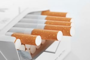Bakandan sigara tiryakilerine k&ouml;t&uuml; haber