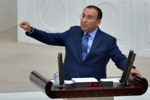 Bozdağ: 'Mahkemeleri ve kararları kutsamayın'