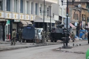 Valilik Sur'a girişleri yasakladı