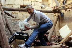 Gaziantep'te para m&uuml;zesi &ccedil;&ouml;kt&uuml;!