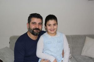 10 yaşında babasıyla birlikte şiir kitabı &ccedil;ıkardı