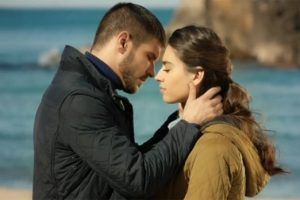 Asla Vazge&ccedil;mem 40. b&ouml;l&uuml;mde Nur, sırlarını Yiğit'e anlatacak mı?
