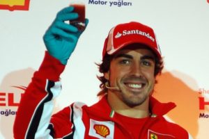 Formula 1'de Bak&uuml;'n&uuml;n spor el&ccedil;isi Alonso