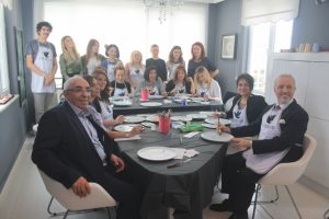 Bursa Cemiyet ve İş hayatının tanınmış isimleri sanata renk verdi...