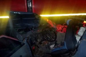 TIR'a arkadan &ccedil;arpan otomobilde 1 &ouml;l&uuml;, 1 yaralı