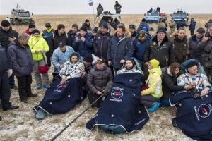 NASA ekibi tekrar d&uuml;nyaya iniş yaptı