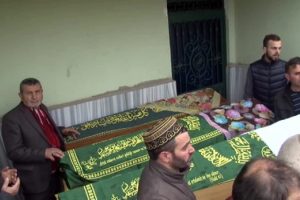 Damat dehşetinde &ouml;lenler toprağa verildi