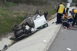 Otomobil su kanalına u&ccedil;tu: 6 yaralı