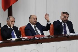 &Uuml;&ccedil; bakanlığın 2016 yılı b&uuml;t&ccedil;eleri kabul edildi