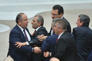Genel Kurul'da gergin anlar