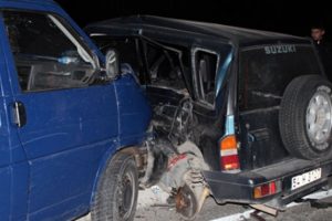 İki ara&ccedil; hurdaya d&ouml;nd&uuml;: 4 yaralı!