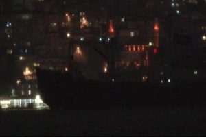 Rus askeri kargo gemisi İstanbul Boğazı'ndan ge&ccedil;ti
