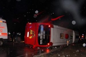 Isparta Da Yolcu Otobusu Devrildi 18 Yarali Bursada Bugun Bursa Bursa Haber Bursa Haberi Bursa Haberleri Bursa