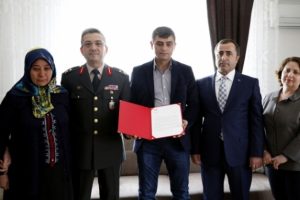 Şehit ailesine Orgeneral Akar imzalı davet