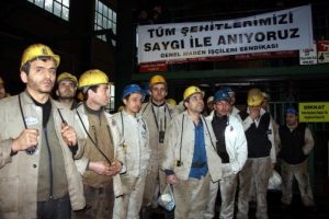 Grizu faciasında &ouml;len 263 madenci dualarla anıldı